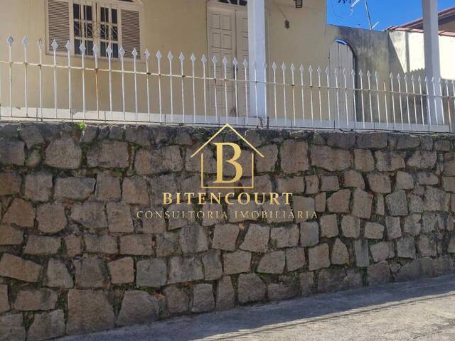 Casa para Venda em Serra - 2